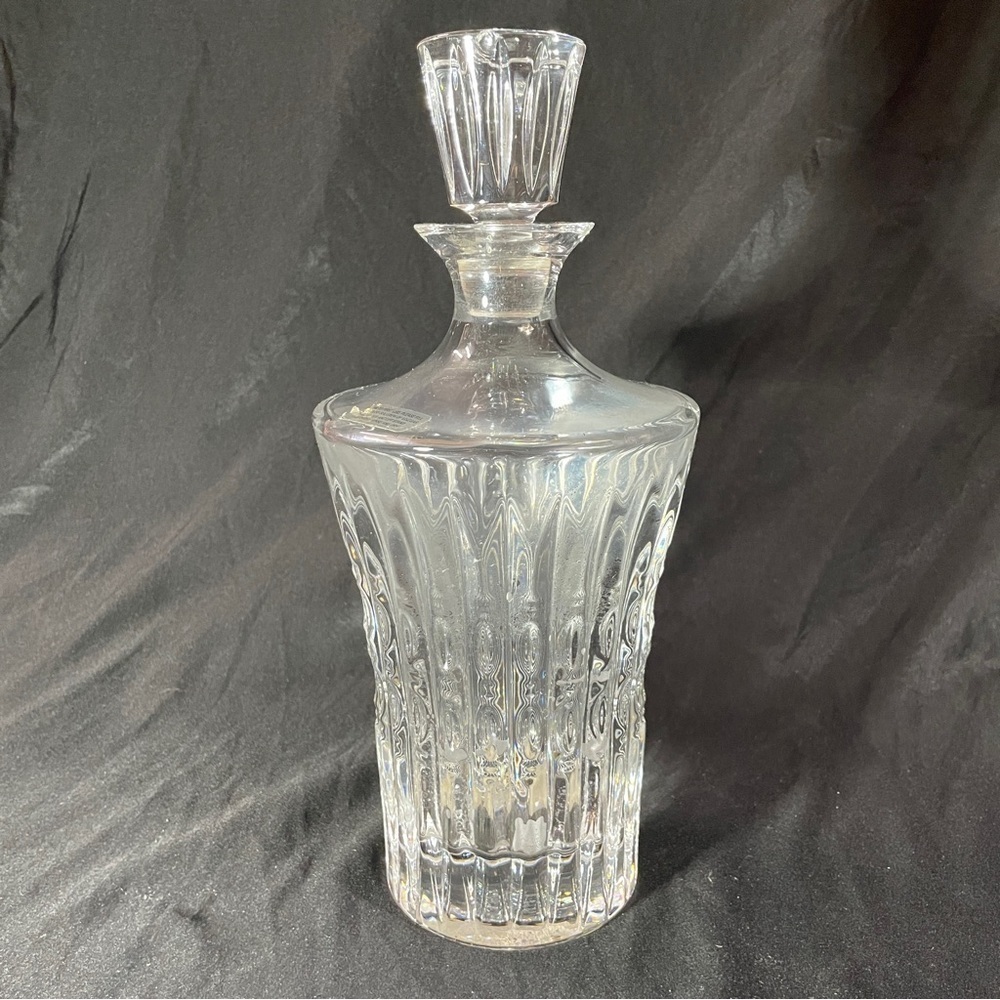 Elegant Clear Glass Decanter